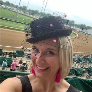 Adorable miniature top hat with birdcage